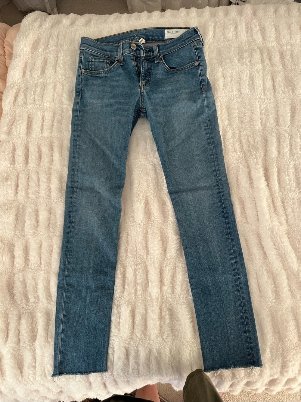 rag & bone Women's Skinny Jeans in Mid Blue Wash Size 24